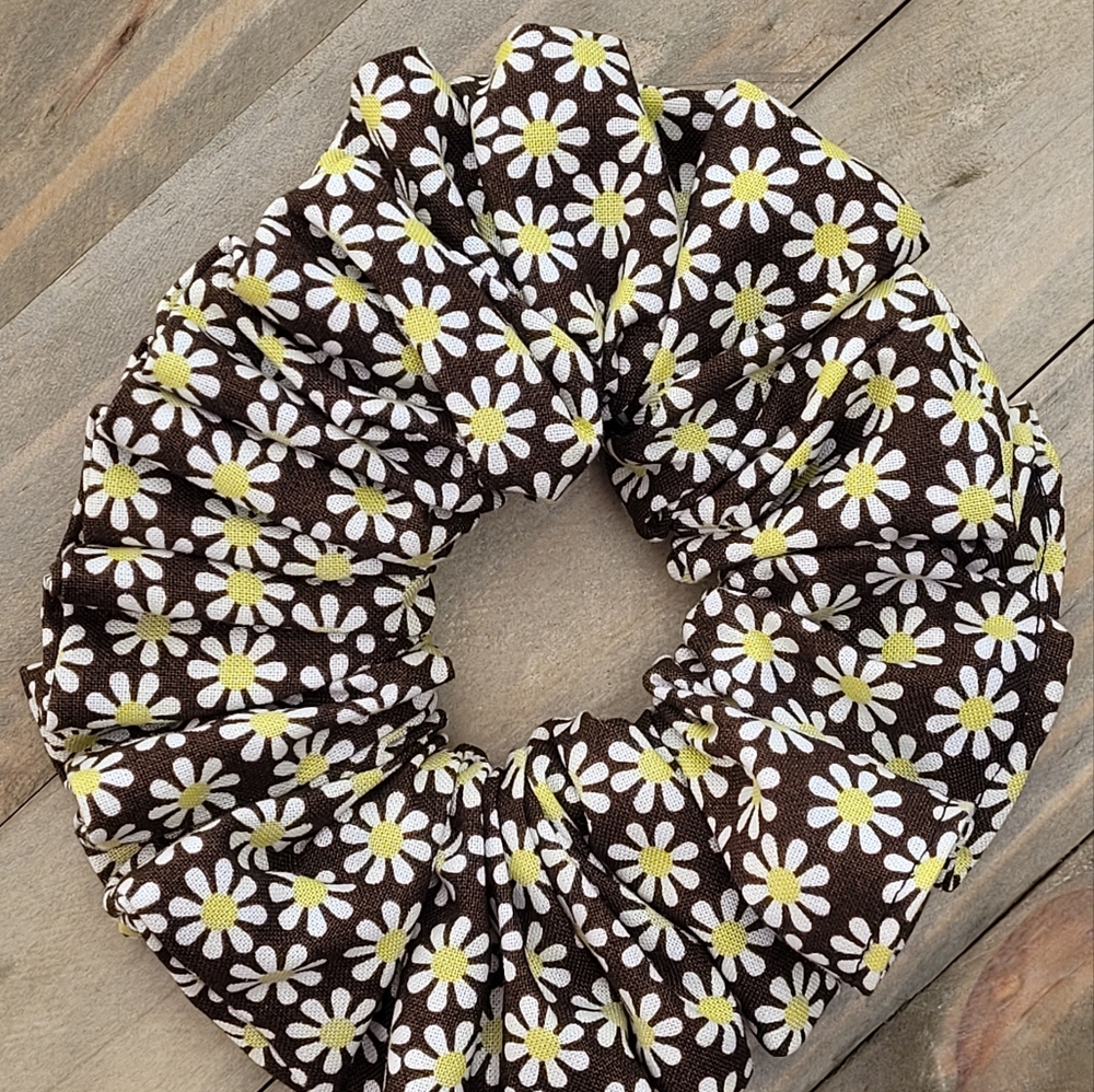Srunchies Brown and white floral Large